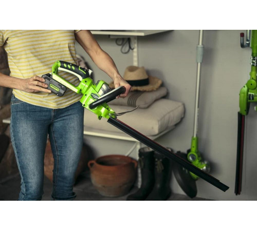 Аккумуляторный кусторез Greenworks Deluxe G24HT57 2200107 Аккумуляторный кусторез Greenworks Deluxe G24HT57 2200107