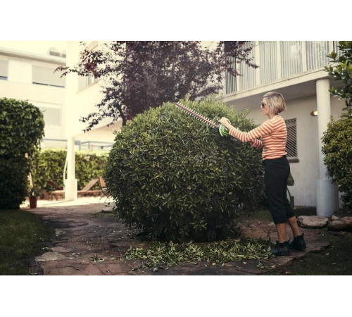Аккумуляторный кусторез Greenworks Deluxe G24HT57 2200107 Аккумуляторный кусторез Greenworks Deluxe G24HT57 2200107