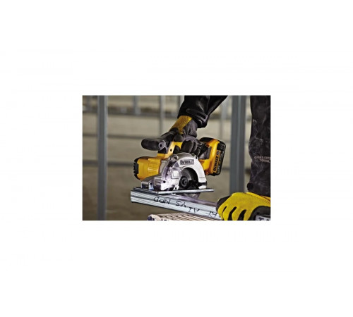 Аккумуляторная дисковая пила Dewalt DCS373NT-, 18 В, 140 мм, 3700 об/мин, без АКБ и ЗУ DCS373NT-XJ