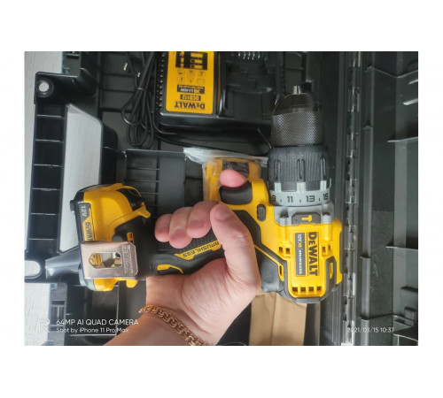 Бесщеточная ударная дрель-шуруповерт DEWALT 12 В XR DCD706D2-QW