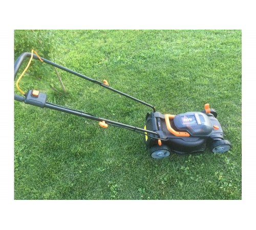 Аккумуляторная газонокосилка WORX WG779E