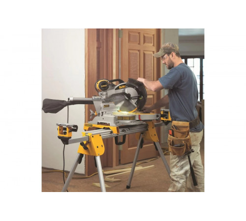 Торцовочная пила DEWALT DWS 780