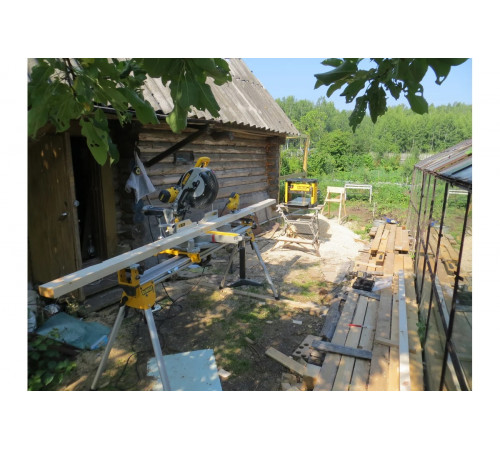 Торцовочная пила DEWALT DWS 780