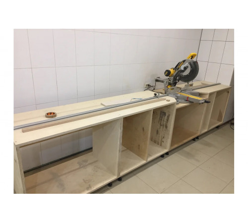 Торцовочная пила DEWALT DWS 780