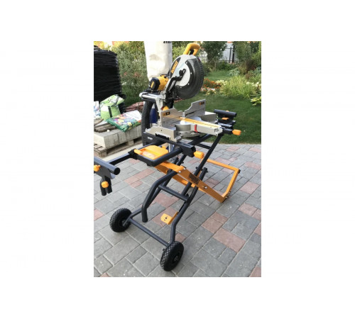 Торцовочная пила DEWALT DWS 780