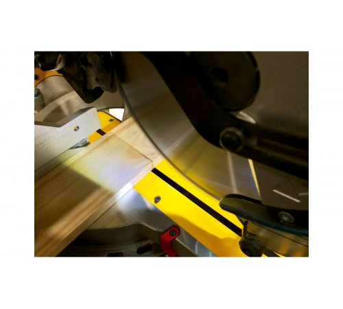 Торцовочная пила DEWALT DWS 780