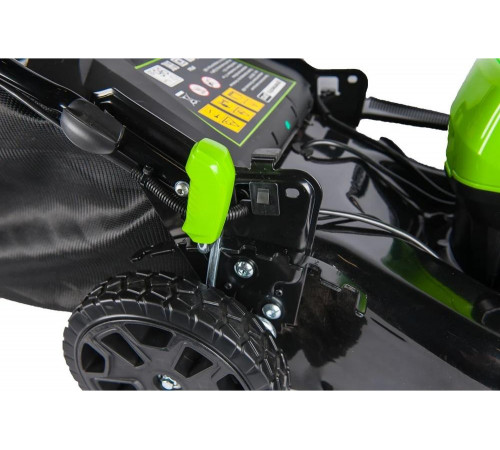 Аккумуляторная газонокосилка GREENWORKS GC82LM46SPK5 (2502507UB) Аккумуляторная газонокосилка GREENWORKS GC82LM46SPK5 (2502507UB)