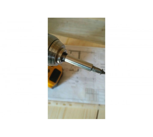 Держатель универсальный магнитный (1/4"; 60 мм) DEWALT DT 7500