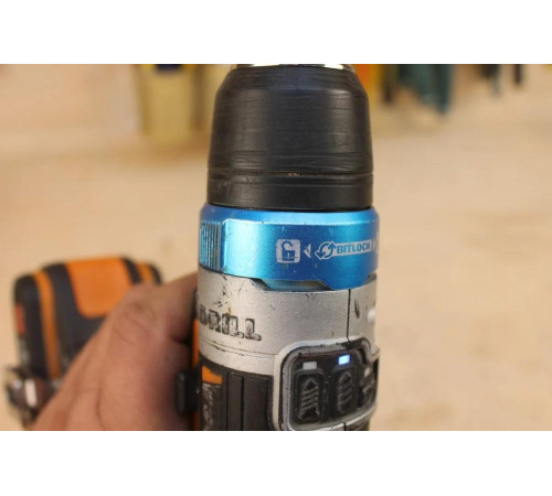 Аккумуляторная дрель-шуруповерт WORX AiDrill WX178.9 Аккумуляторная дрель-шуруповерт WORX AiDrill WX178.9