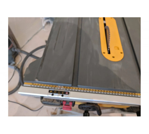 Настольная пила 1850 Вт, 5800 об/мин, диск 210x30 мм DEWALT DWE7485-QS