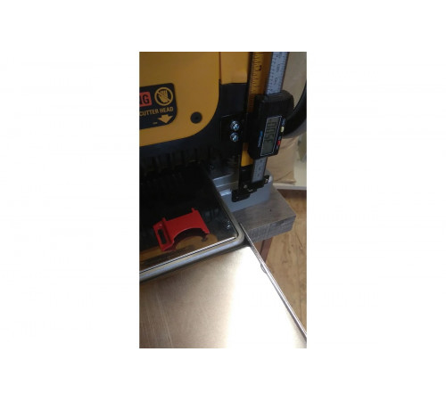 Рейсмусный станок DEWALT 1800 Вт, макс. ширина 330 мм DW735-KS