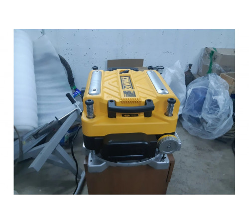 Рейсмусный станок DEWALT 1800 Вт, макс. ширина 330 мм DW735-KS