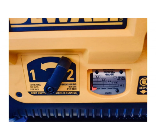 Рейсмусный станок DEWALT 1800 Вт, макс. ширина 330 мм DW735-KS