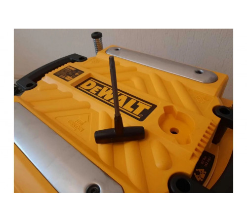 Рейсмусный станок DEWALT 1800 Вт, макс. ширина 330 мм DW735-KS