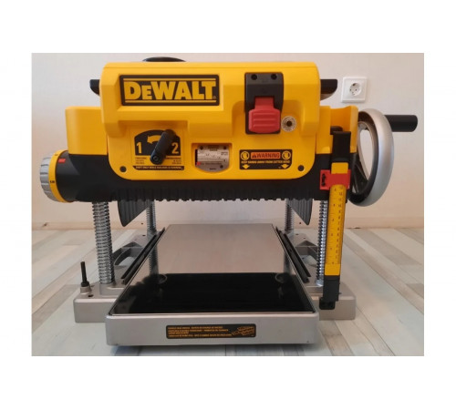 Рейсмусный станок DEWALT 1800 Вт, макс. ширина 330 мм DW735-KS