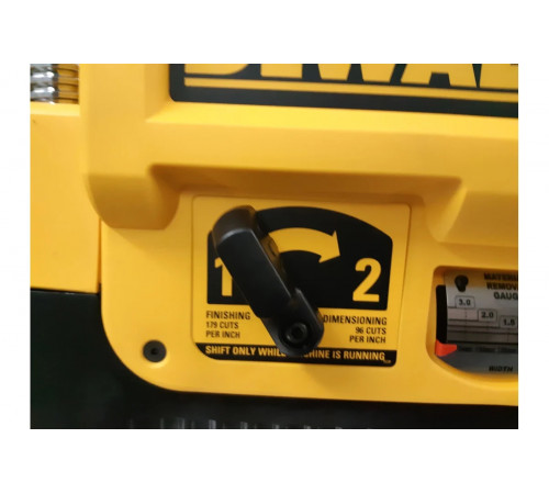 Рейсмусный станок DEWALT 1800 Вт, макс. ширина 330 мм DW735-KS