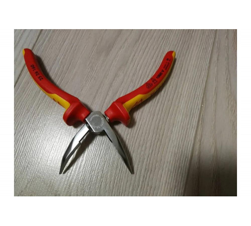 Длинногубцы с резцом KNIPEX KN-2526160 Длинногубцы с резцом KNIPEX KN-2526160