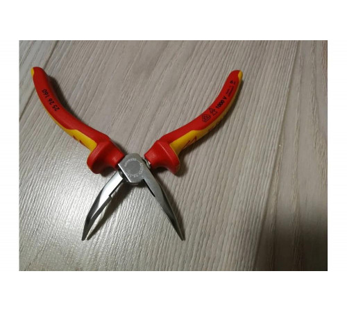Длинногубцы с резцом KNIPEX KN-2526160 Длинногубцы с резцом KNIPEX KN-2526160