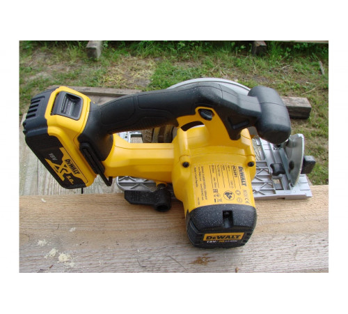 Дисковая пила DEWALT 18В XR DCS391N