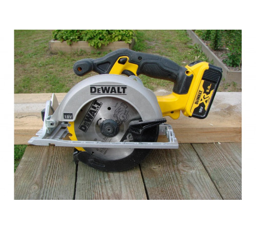 Дисковая пила DEWALT 18В XR DCS391N