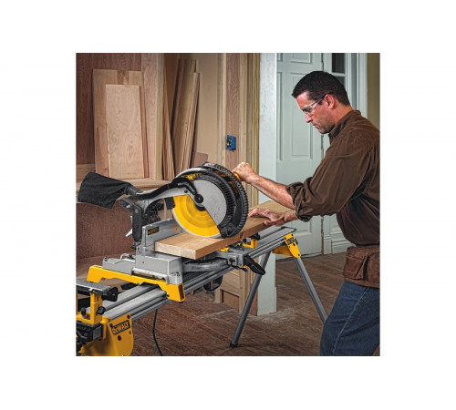 Торцовочная пила DEWALT DWS715-KS