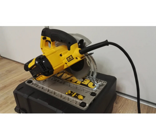 Дисковая пила DEWALT DWE 576 K