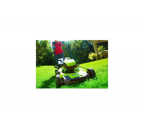 Аккумуляторная бесщеточная газонокосилка Greenworks GD60LM51HP Аккумуляторная бесщеточная газонокосилка Greenworks GD60LM51HP