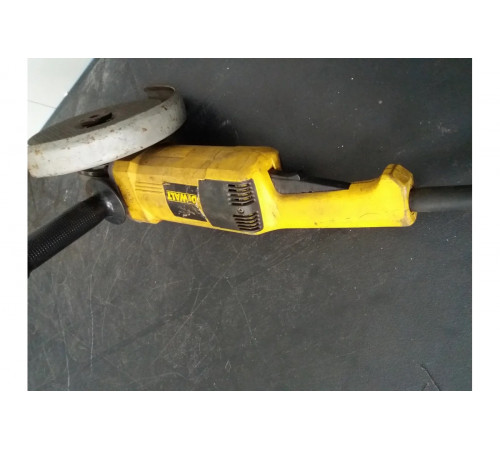 Угловая шлифмашина DEWALT DWE492