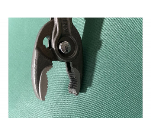 Захватные клещи Knipex TwinGrip, 4 - 22 мм, длина 200 мм, KN-8202200 Захватные клещи Knipex TwinGrip, 4 - 22 мм, длина 200 мм, KN-8202200