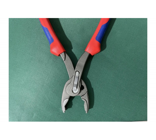Захватные клещи Knipex TwinGrip, 4 - 22 мм, длина 200 мм, KN-8202200 Захватные клещи Knipex TwinGrip, 4 - 22 мм, длина 200 мм, KN-8202200