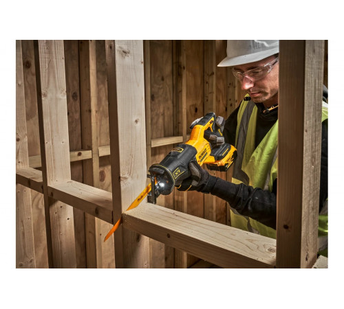 Сабельная пила Dewalt DCS382N-XJ