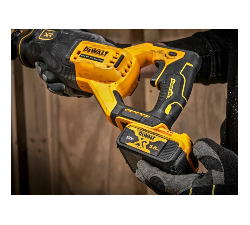 Сабельная пила Dewalt DCS382N-XJ