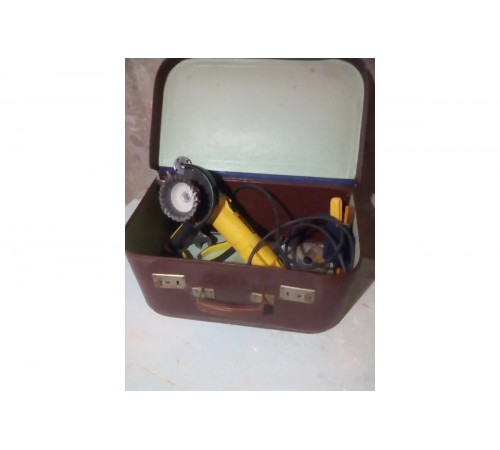 Угловая шлифмашина DEWALT DWE 4205