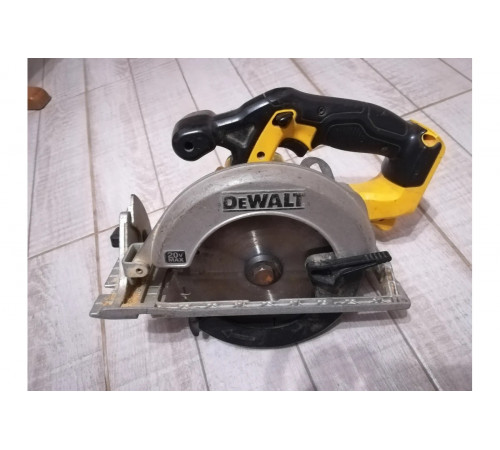 Дисковая пила DEWALT DCS391M2