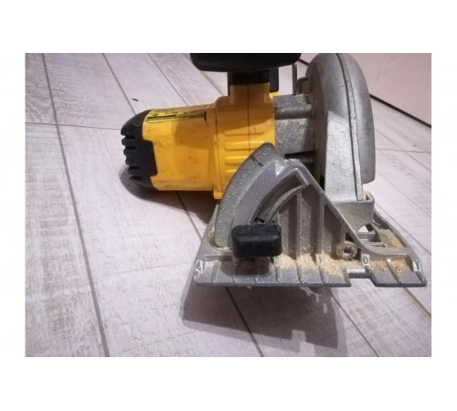 Дисковая пила DEWALT DCS391M2
