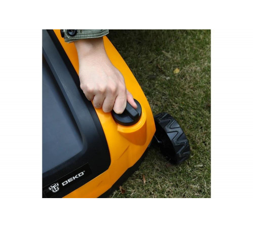 Электрический скарификатор-аэратор DEKO DKESC380 065-1204