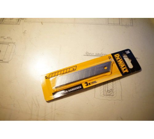 Лезвие сегментированное закаленное (3 шт; 18 мм) для ножа DEWALT DWHT11719-0