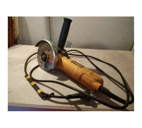 Угловая шлифмашина DEWALT DWE 4151