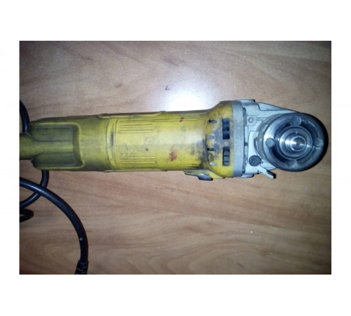 Угловая шлифмашина DEWALT DWE 4151