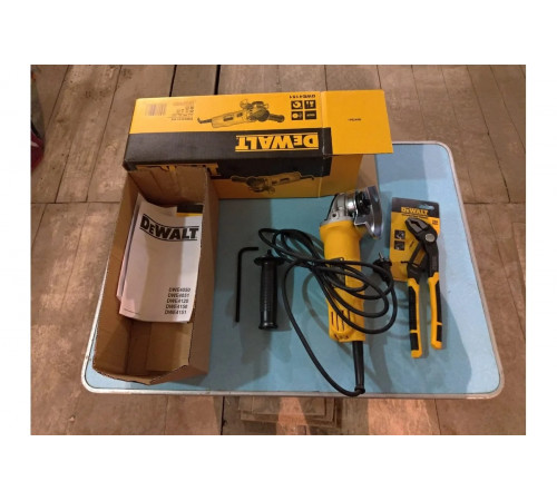 Угловая шлифмашина DEWALT DWE 4151