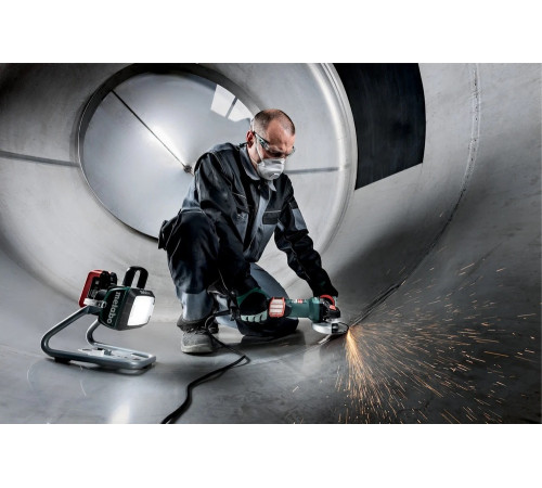Набор METABO УШМ (болгарка) WEV 17-125 Quick RT (601089000) + Японский нож KIOMO Набор METABO УШМ (болгарка) WEV 17-125 Quick RT (601089000) + Японский нож KIOMO