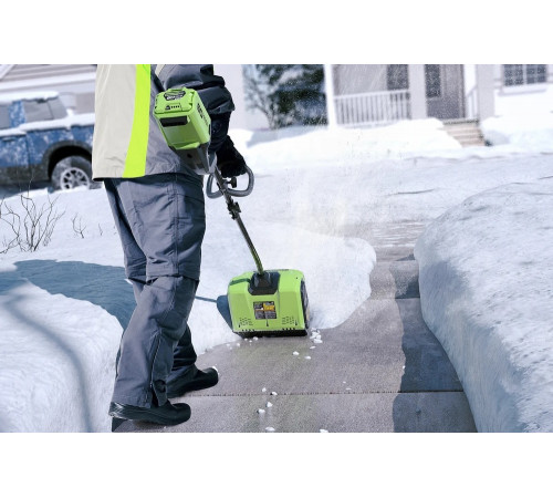 Бесщеточный аккумуляторный снегоуборщик GreenWorks 60V, 30 см 2602607 Бесщеточный аккумуляторный снегоуборщик GreenWorks 60V, 30 см 2602607
