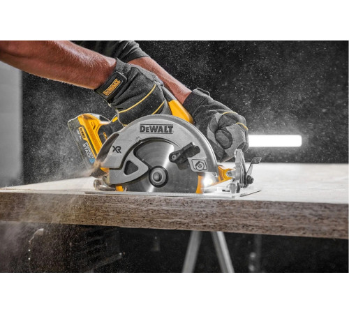 Аккумуляторная дисковая пила Dewalt DCS570P2, 18 В, 184 мм, 5500 об/мин, с 2 АКБ 5 Ач и ЗУ, в кейсе TSTAK DCS570P2-QW