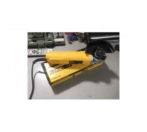 Углошлифовальная машина DEWALT DWE4113-KS