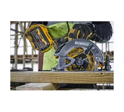 Дисковая пила DEWALT 54 В XR FLEXVOLT DCS578N-XJ