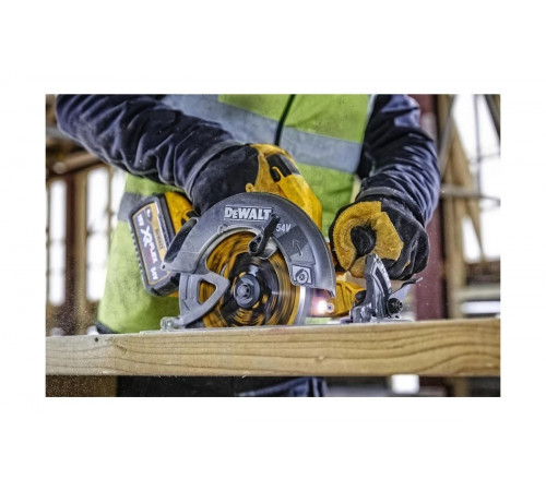 Дисковая пила DEWALT 54 В XR FLEXVOLT DCS578N-XJ