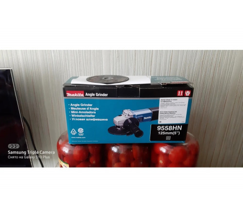 Угловая шлифмашина Makita 9558 HN Угловая шлифмашина Makita 9558 HN