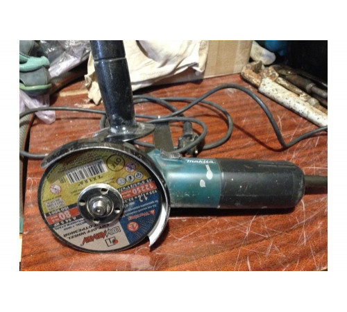Угловая шлифмашина Makita 9558 HN Угловая шлифмашина Makita 9558 HN