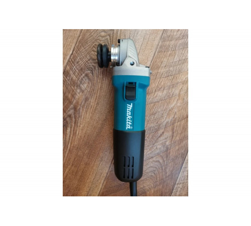Угловая шлифмашина Makita 9558 HN Угловая шлифмашина Makita 9558 HN