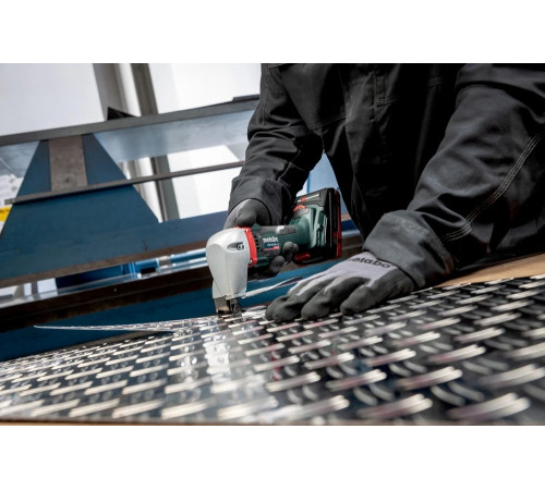 Аккумуляторные листовые ножницы Metabo SCV 18 LTX BL 1.6 601615850